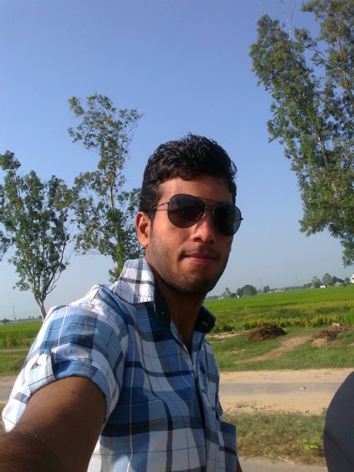 Profile photograph of Divesh